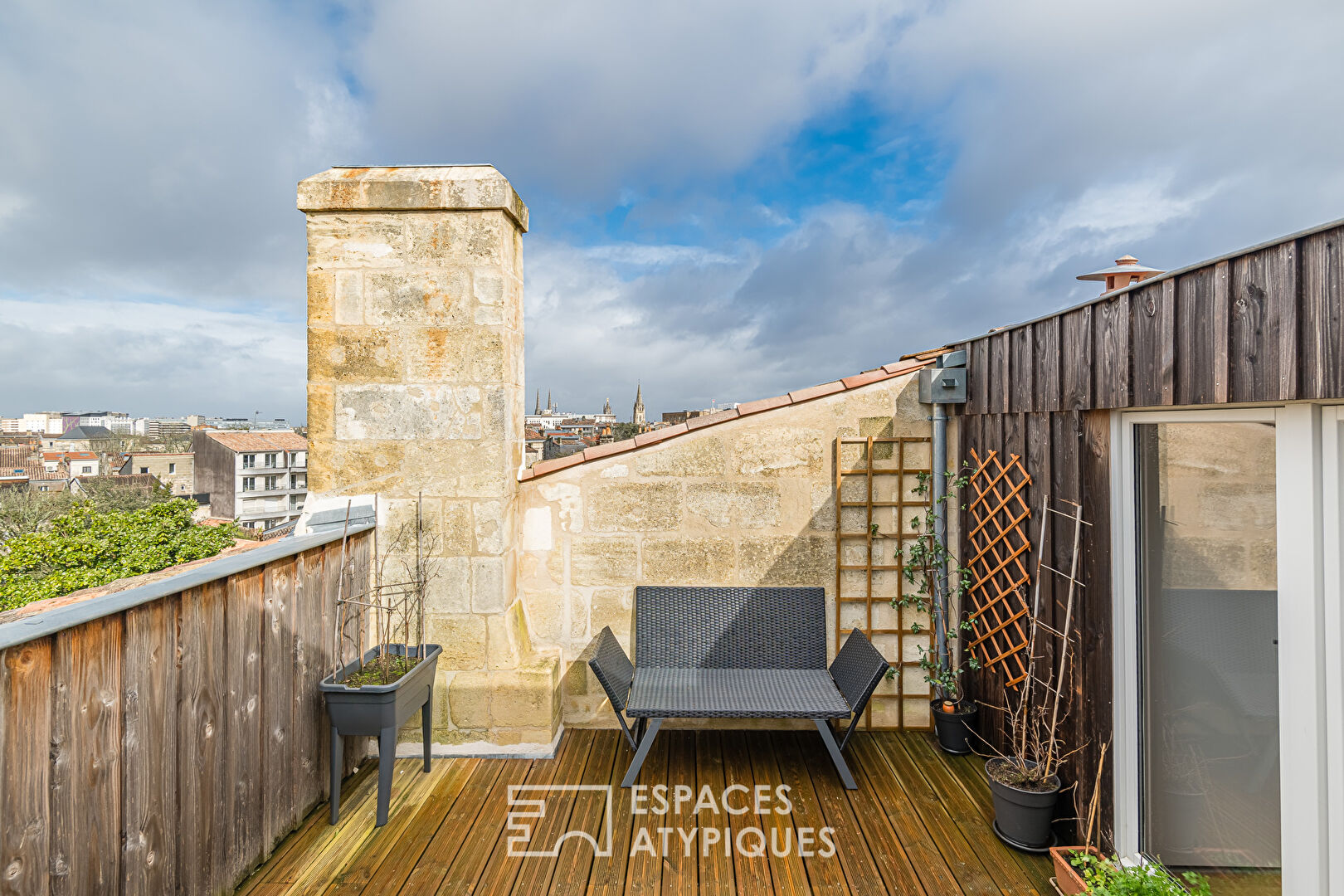 Elégant duplex au dernier étage avec terrasse et parking