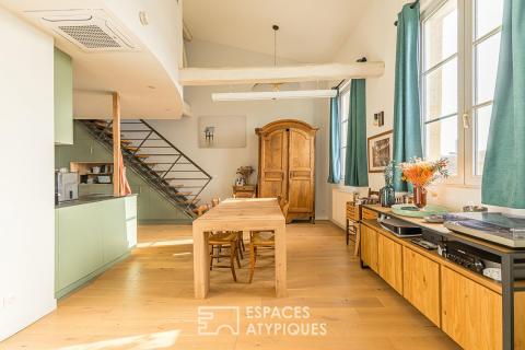 Apartment with large terrace overlooking the quays