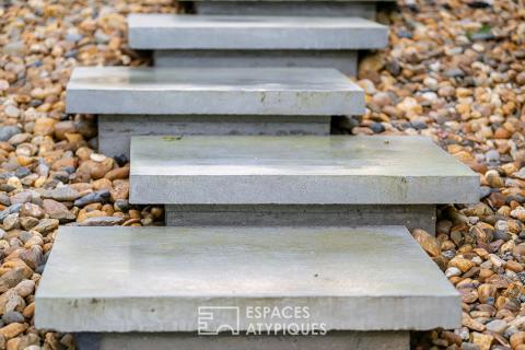 Maison familiale rénovée ouvrant sur jardin et piscine