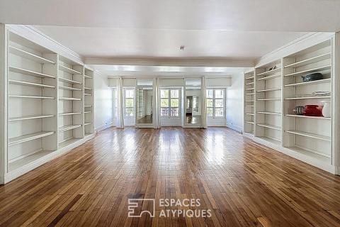 Appartement de caractère avec grand séjour au coeur du Triangle d&rsquo;Or