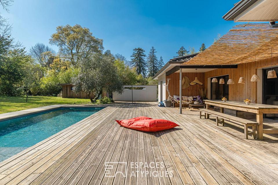 Maison contemporaine de plain pied avec piscine