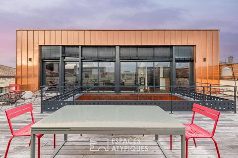 Loft d&rsquo;exception avec rooftop, piscine, ascenseur et garage au coeur des Chartrons