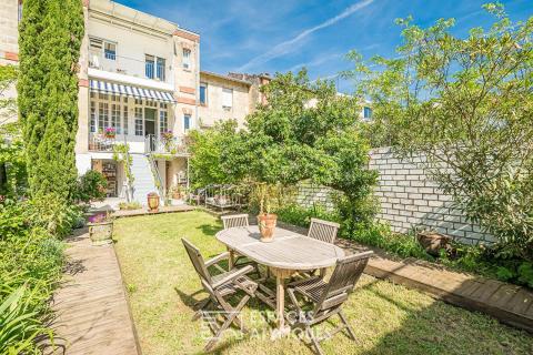 Maison bourgeoise de caractère au jardin ensoleillé