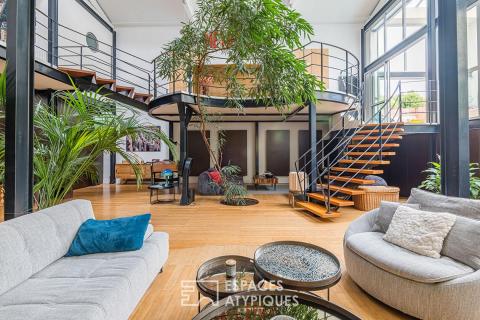 Ancien hangar transformé en loft avec piscine et garage