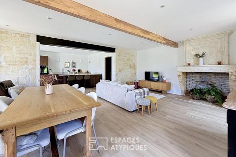 Maison rénovée en pierre avec jardin et dépendance