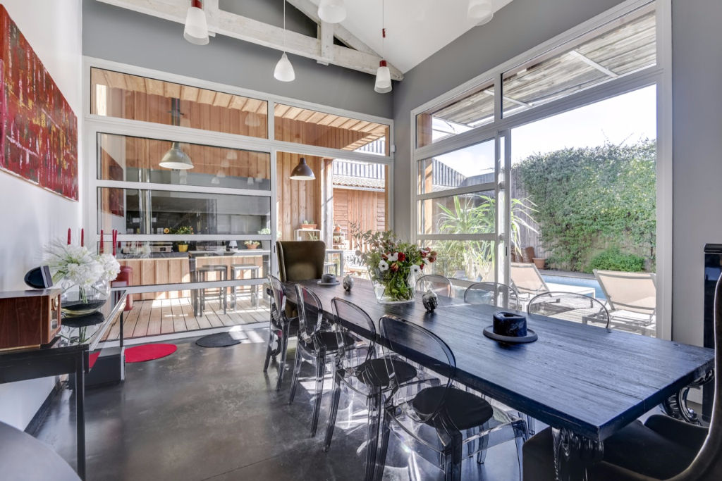 Loft with pool in a former dairy