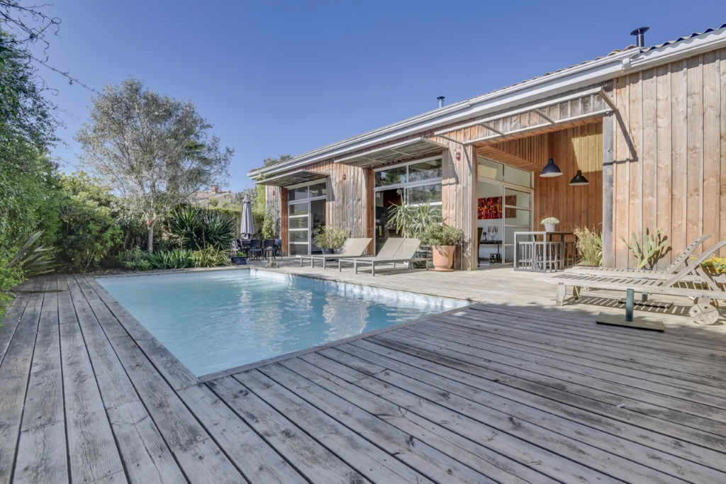 Loft with pool in a former dairy