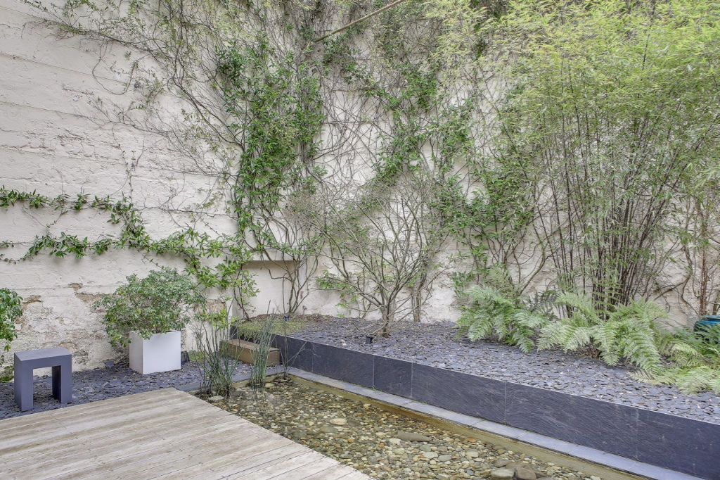 Loft épuré avec jardin aux Chartrons