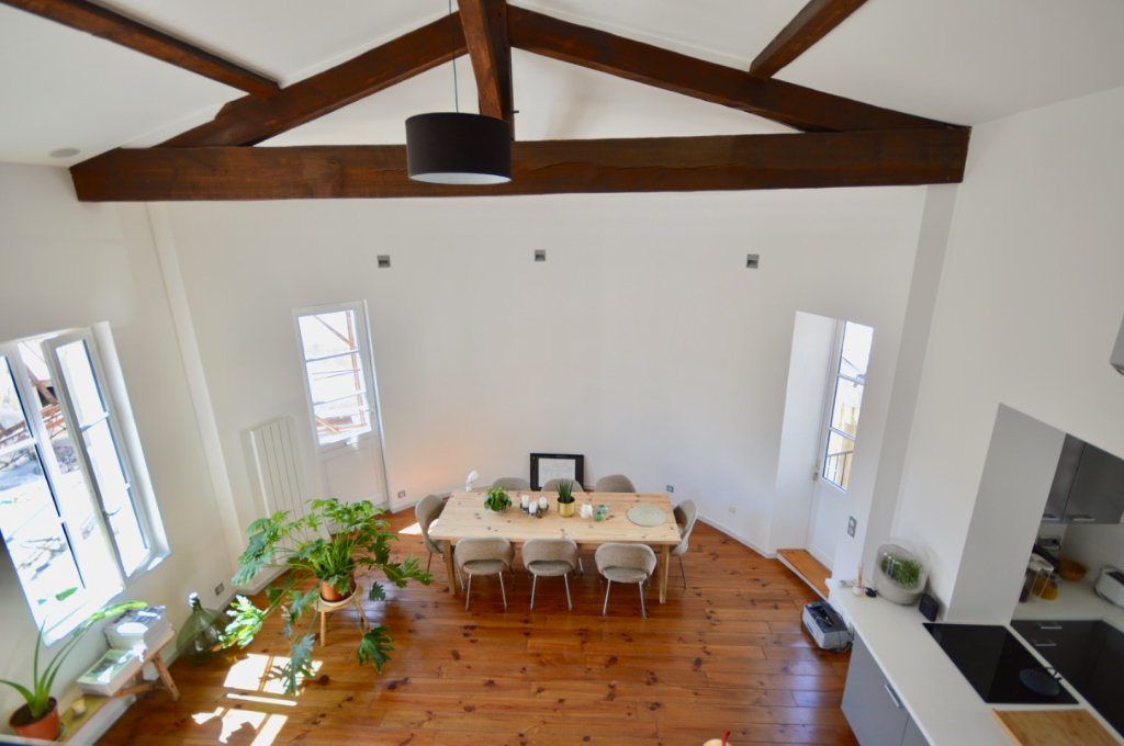 Appartement type loft dans une ancienne rotonde aux Chartrons