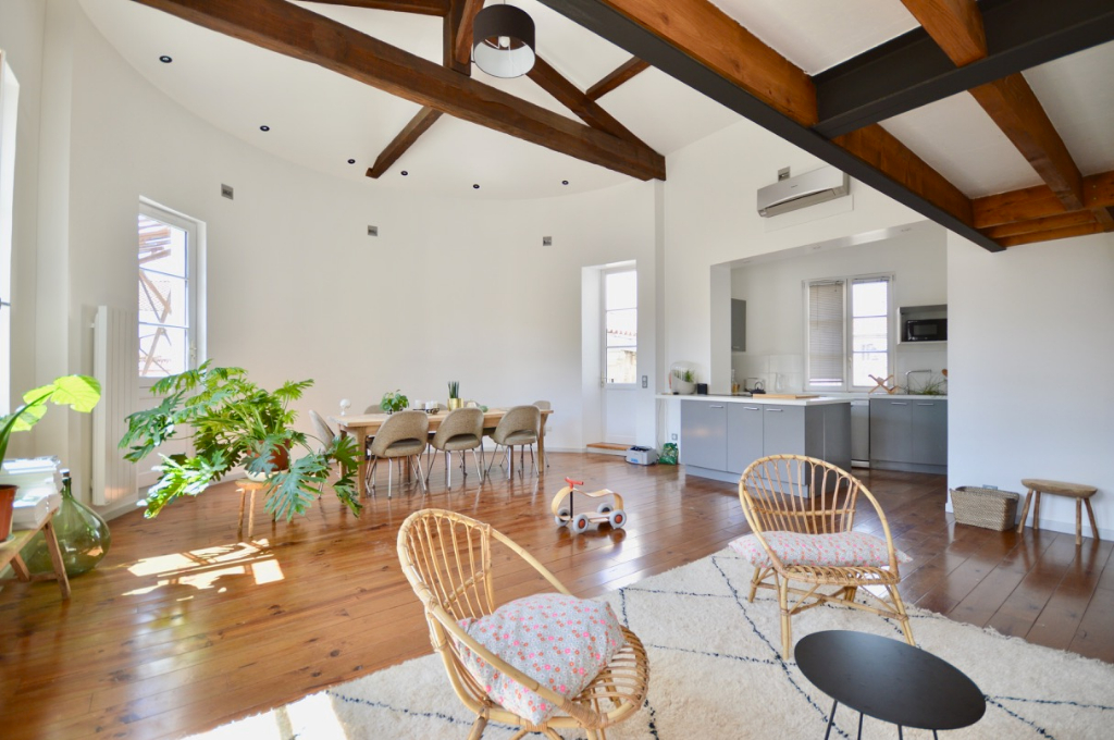 Appartement type loft dans une ancienne rotonde aux Chartrons