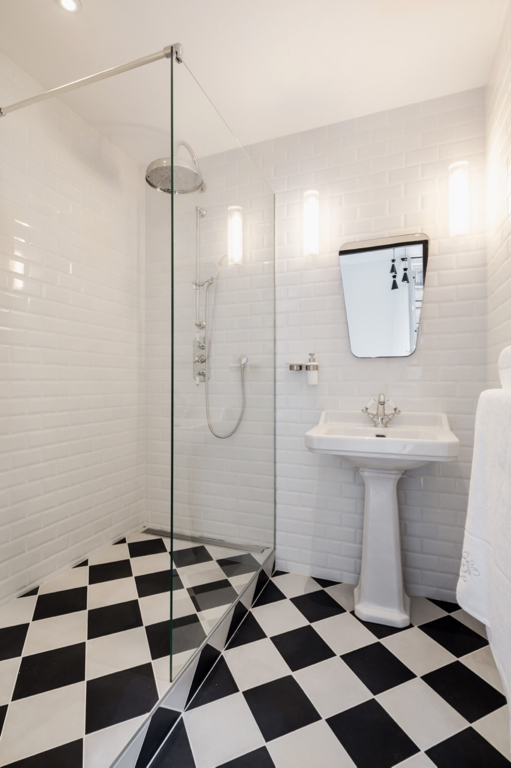 Exceptional apartment located on the Chartrons quays