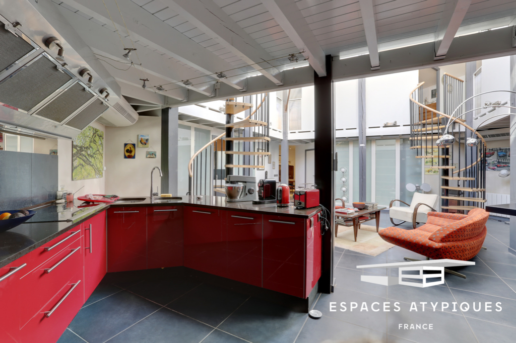 Hexagonal loft at the Bastide