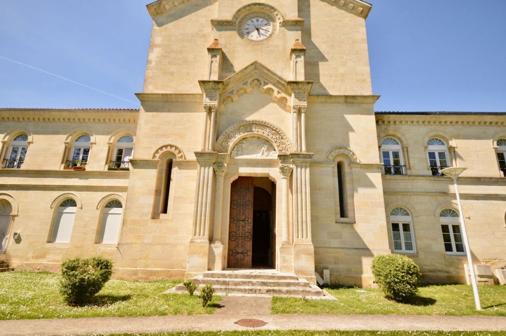 Neo Roman style church to transform into a dwelling