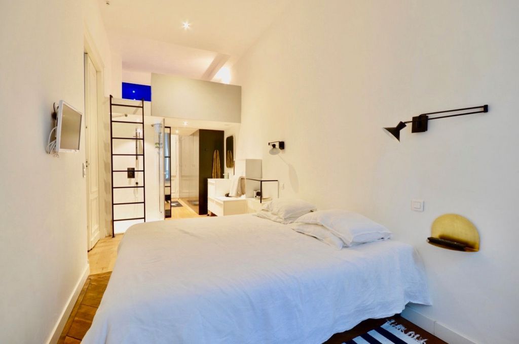 Renovated apartment upscale with terrace