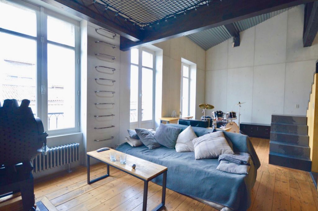 Appartement loft avec terrasse tropézienne