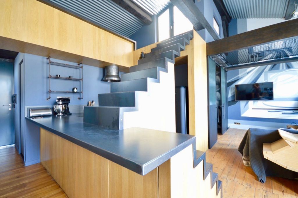 Appartement loft avec terrasse tropézienne