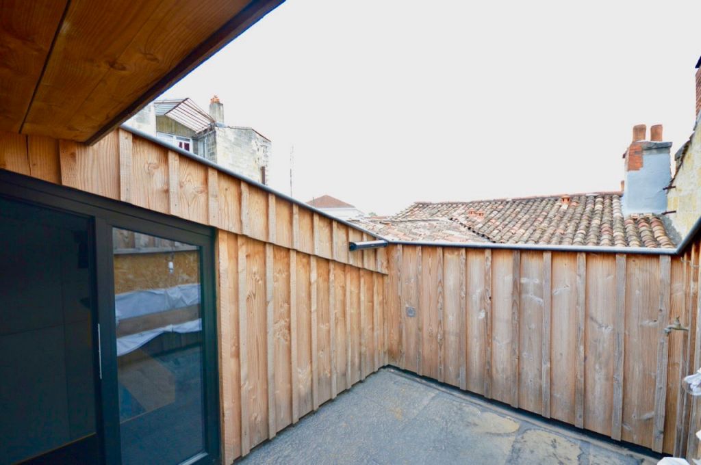 Appartement loft avec terrasse tropézienne