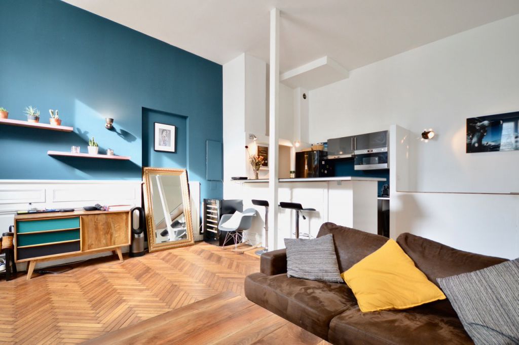 Duplex in an ancient chartreuse of Chartrons