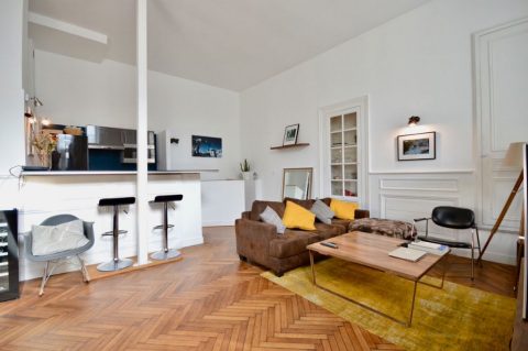 Duplex in an ancient chartreuse of Chartrons
