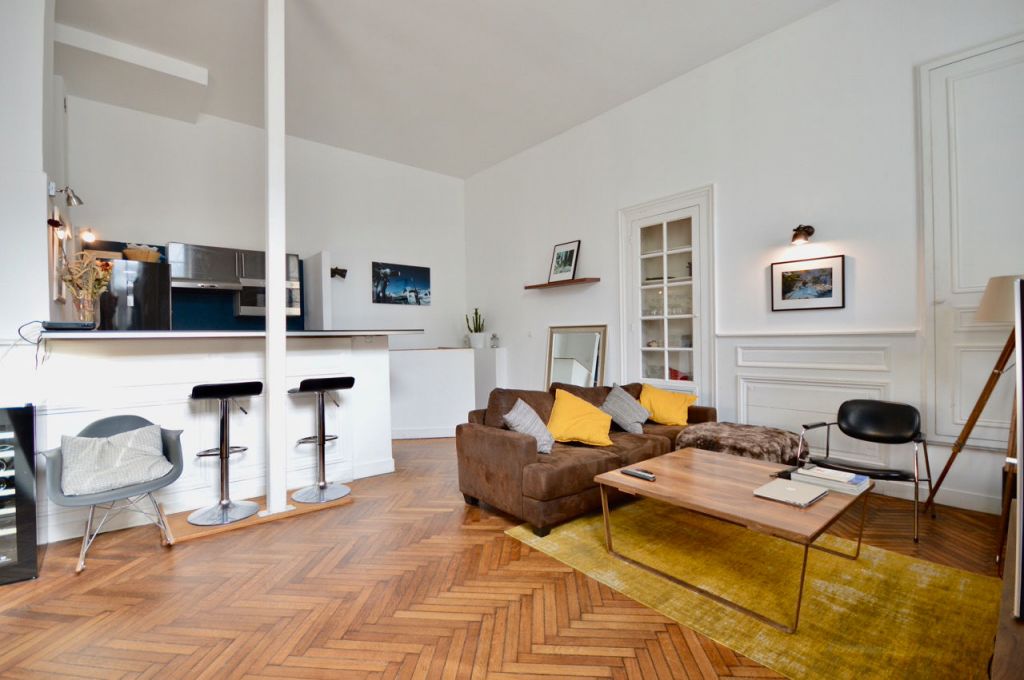 Duplex in an ancient chartreuse of Chartrons