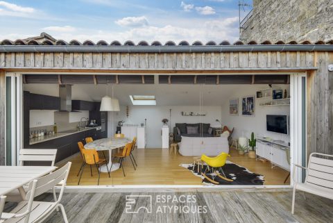 Maison familiale avec terrasse et garage aux Chartrons