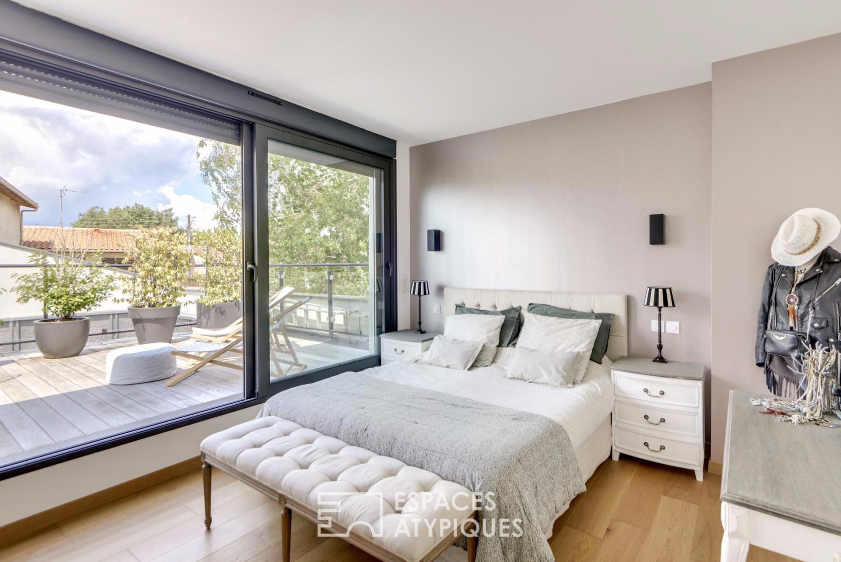 Élégante contemporaine réalisée par Architecte