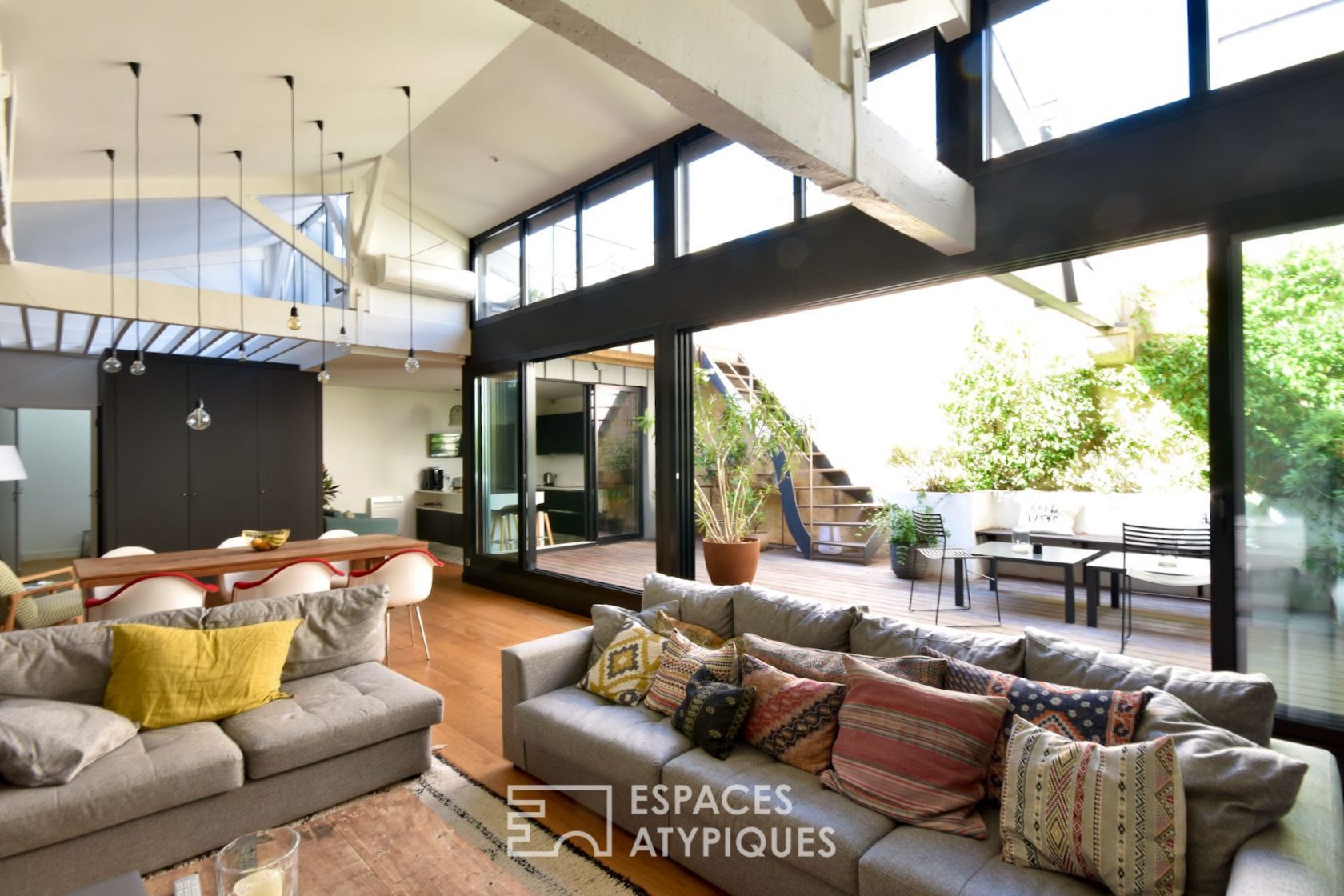 Loft avec terrasse sur les quais