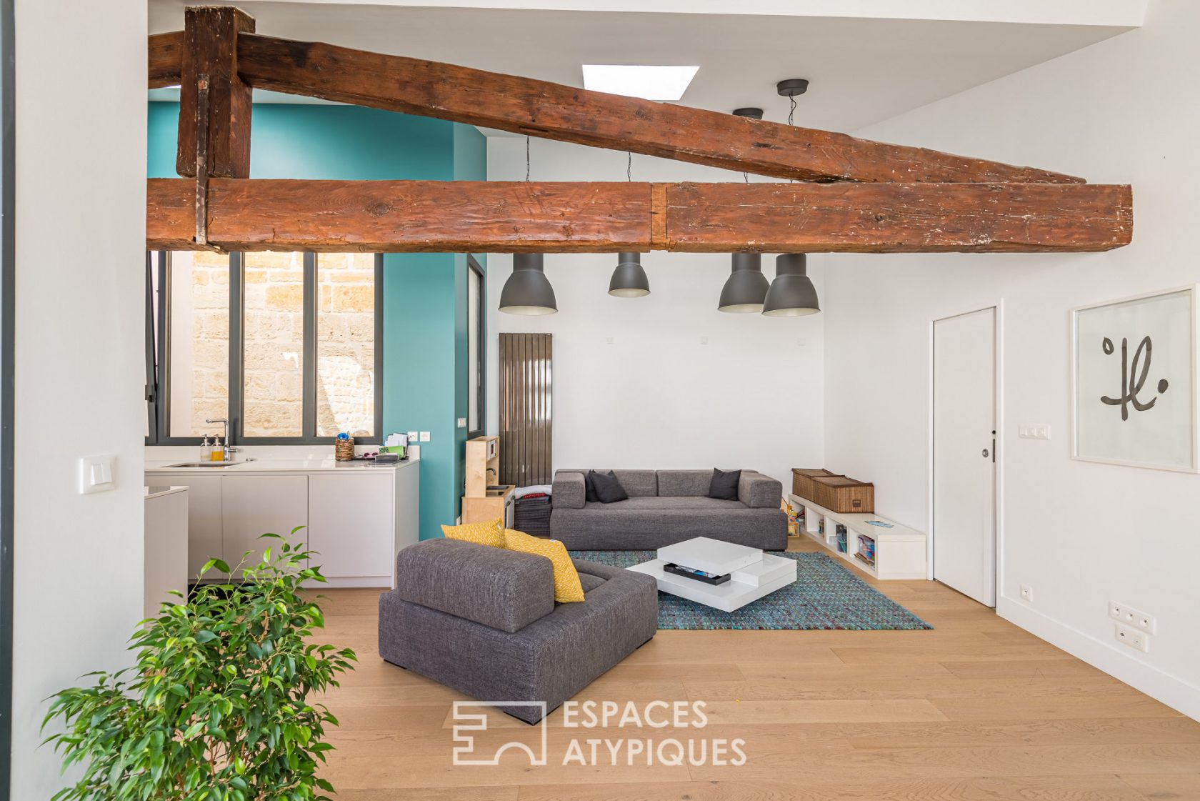 Loft with terraces in a former theater
