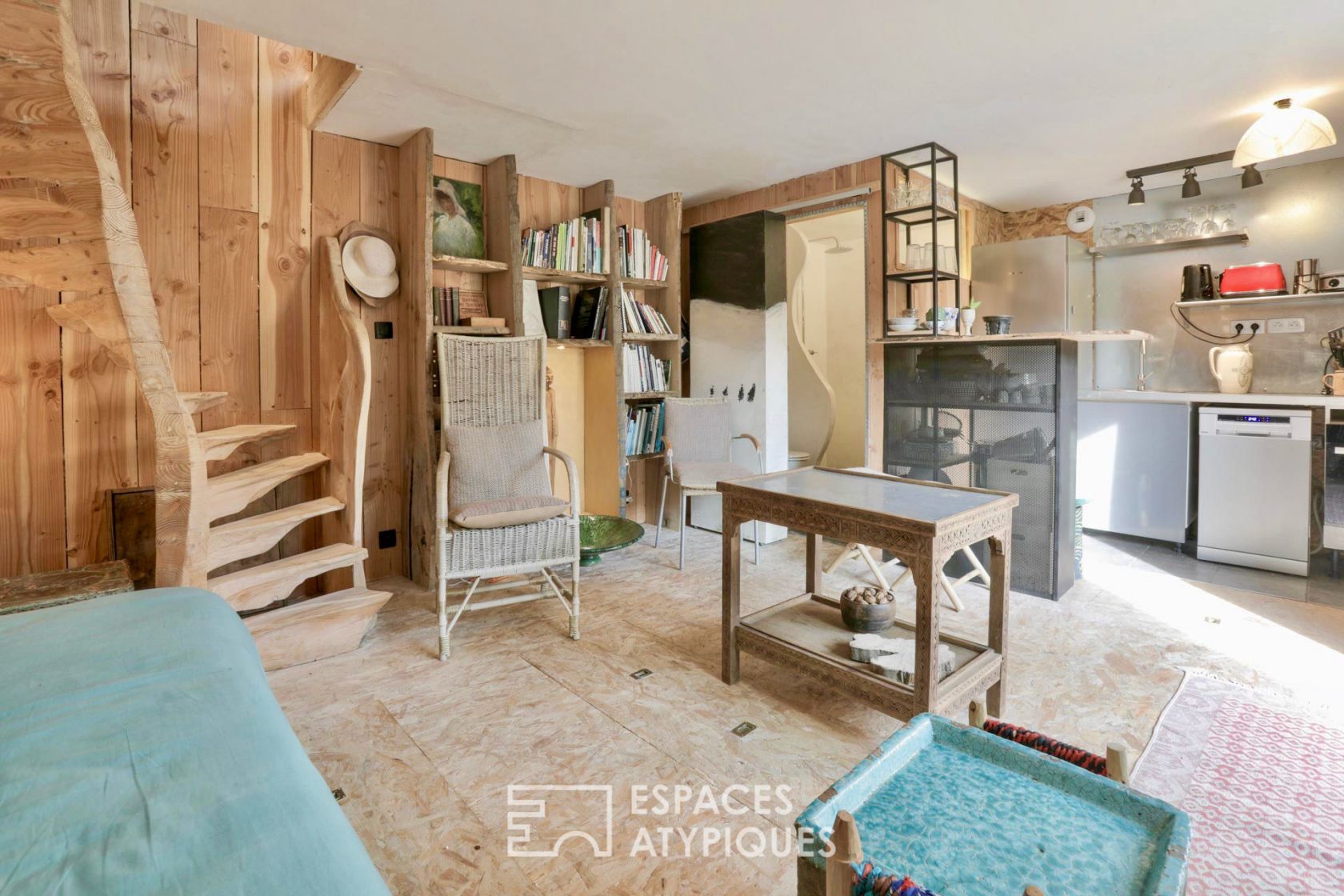 Maison zen en bois avec terrasse à la Bastide