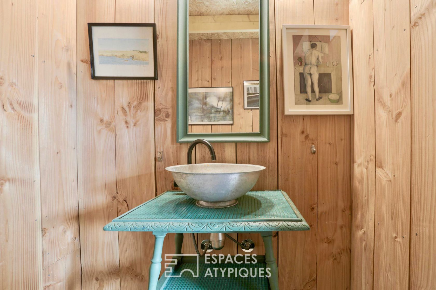 Maison zen en bois avec terrasse à la Bastide