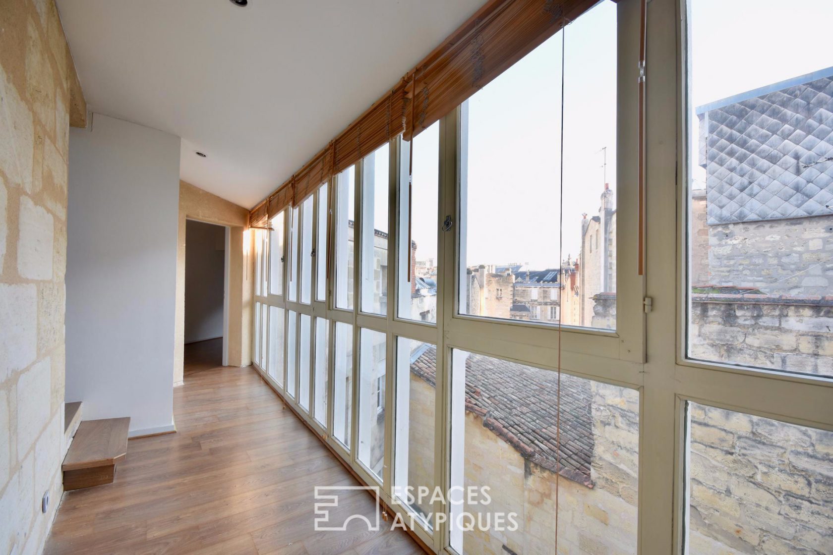 Attic penthouse with rooftop view in the heart of the Golden Triangle