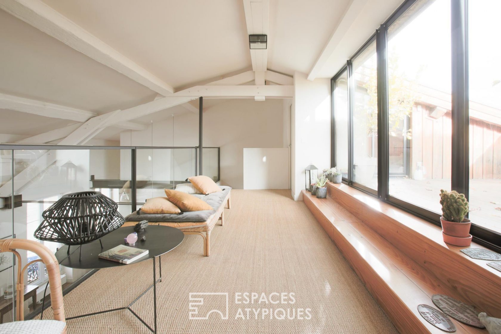 Loft with terrace and open view at the Bastide