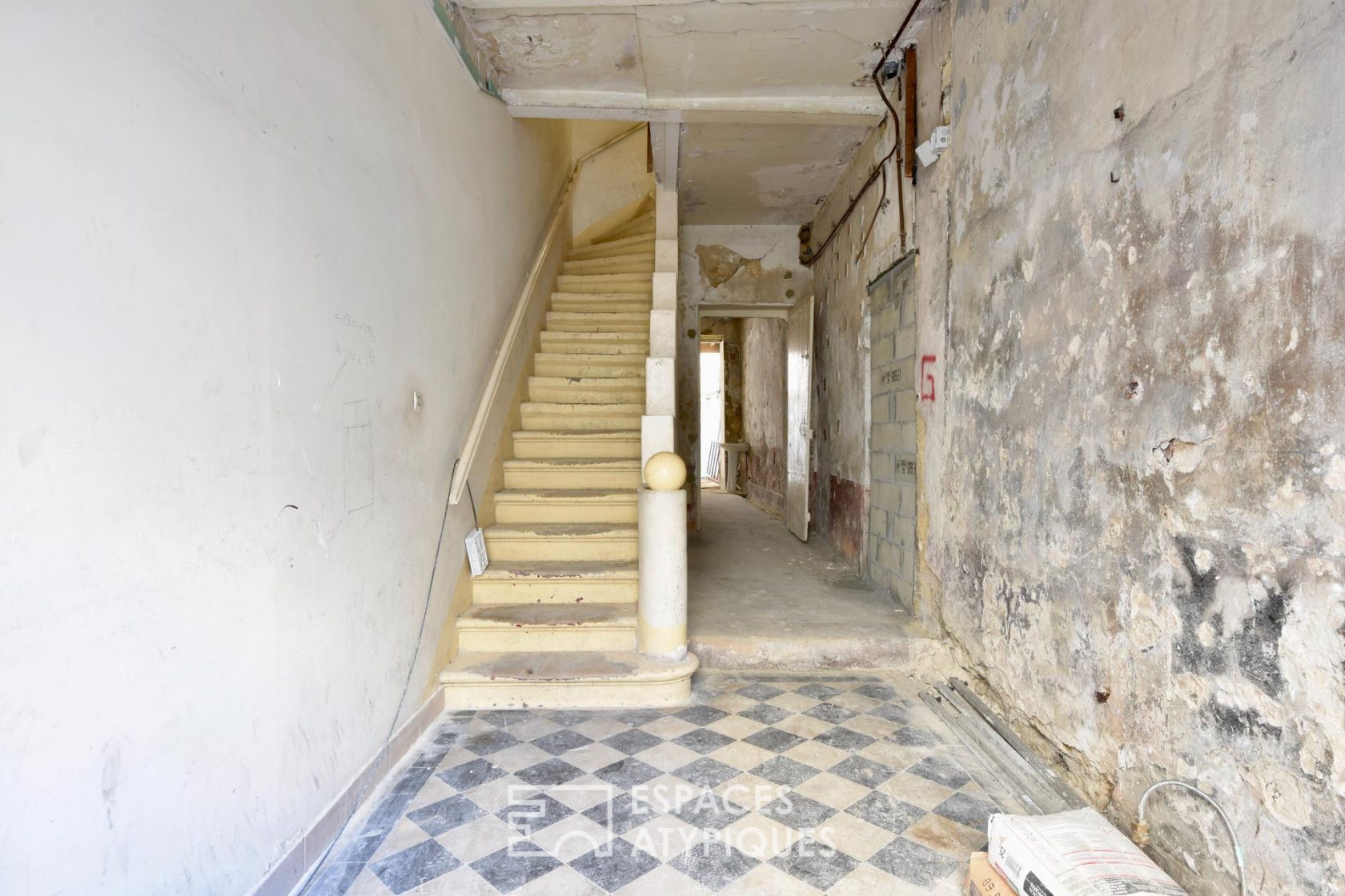 Triplex townhouse with terrace to revisit