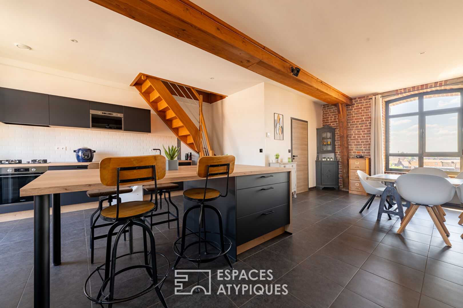 Loft lumineux dans une ancienne usine de textile