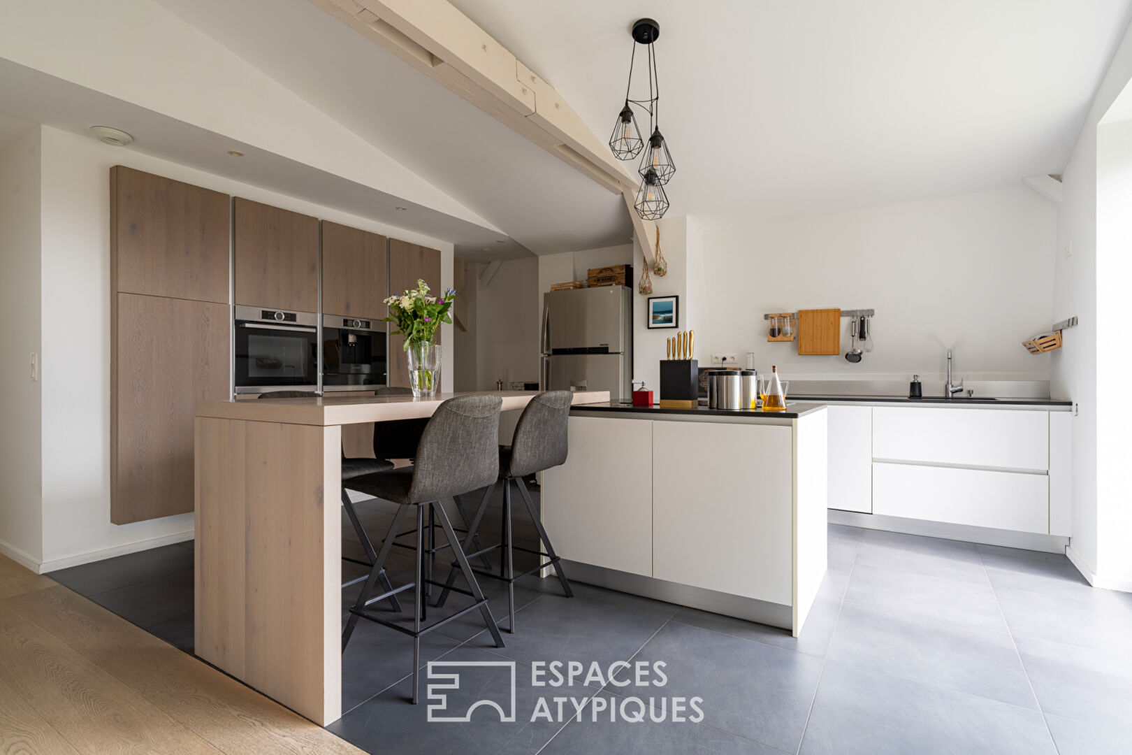 Loft d’exception sur les toits d’un château industriel Barbieux