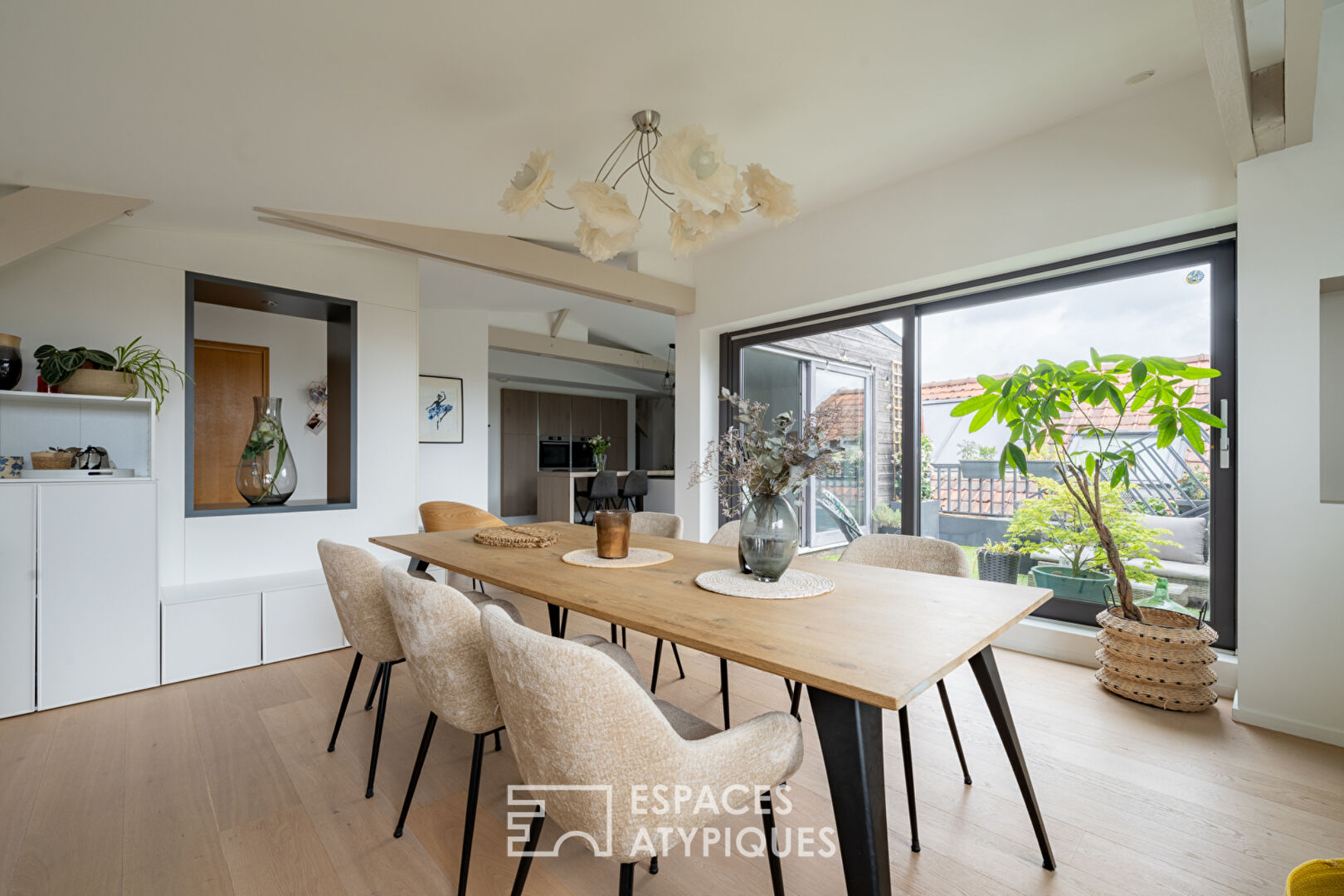 Loft d’exception sur les toits d’un château industriel Barbieux