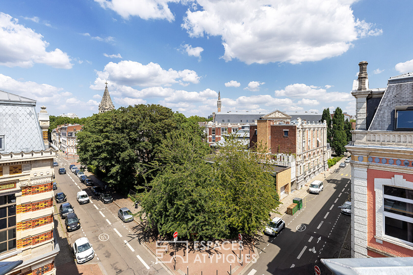 One-bedroom apartment in the Saint Sauveur district