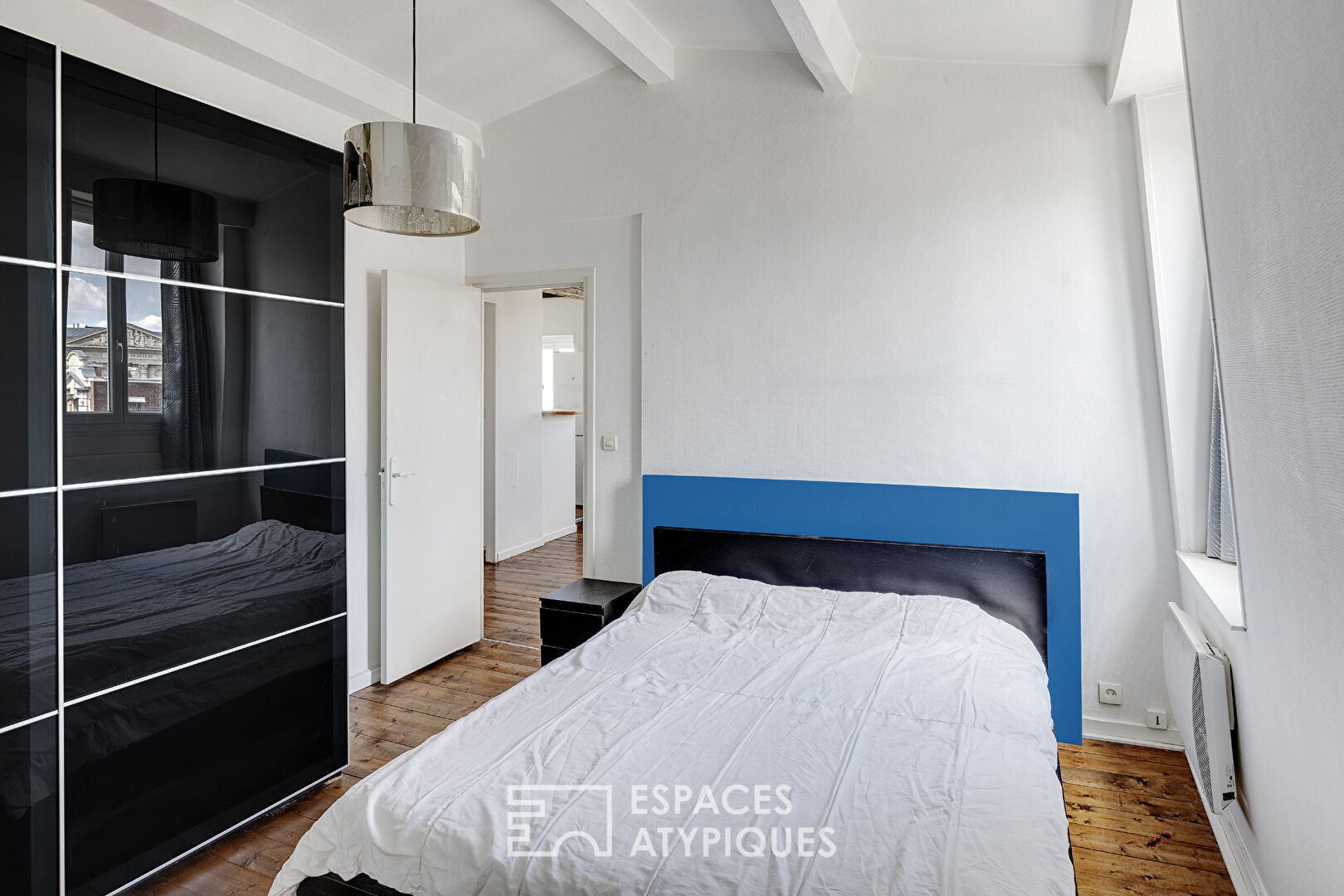 One-bedroom apartment in the Saint Sauveur district