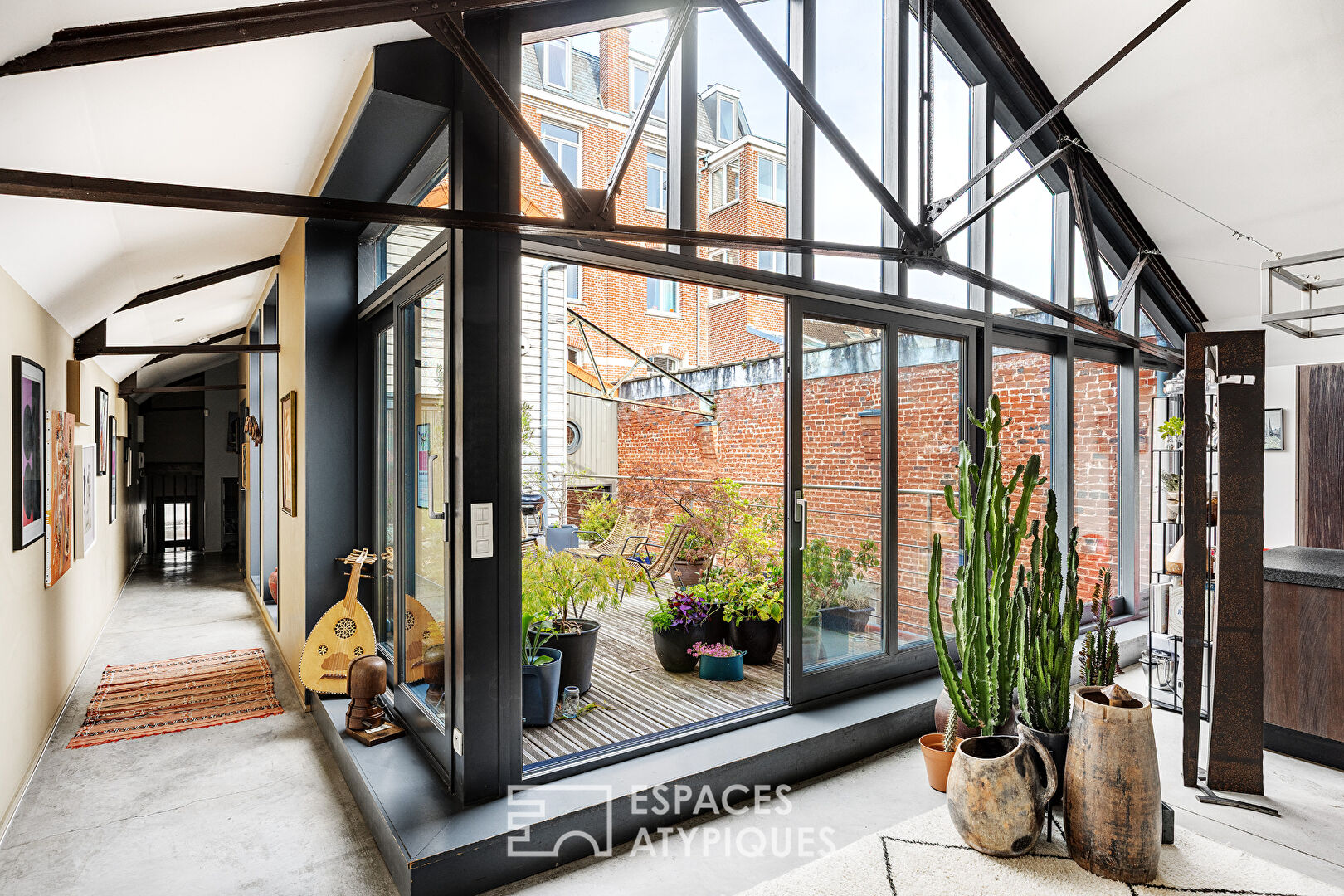 Contemporary loft with patio, in the heart of Wazemmes