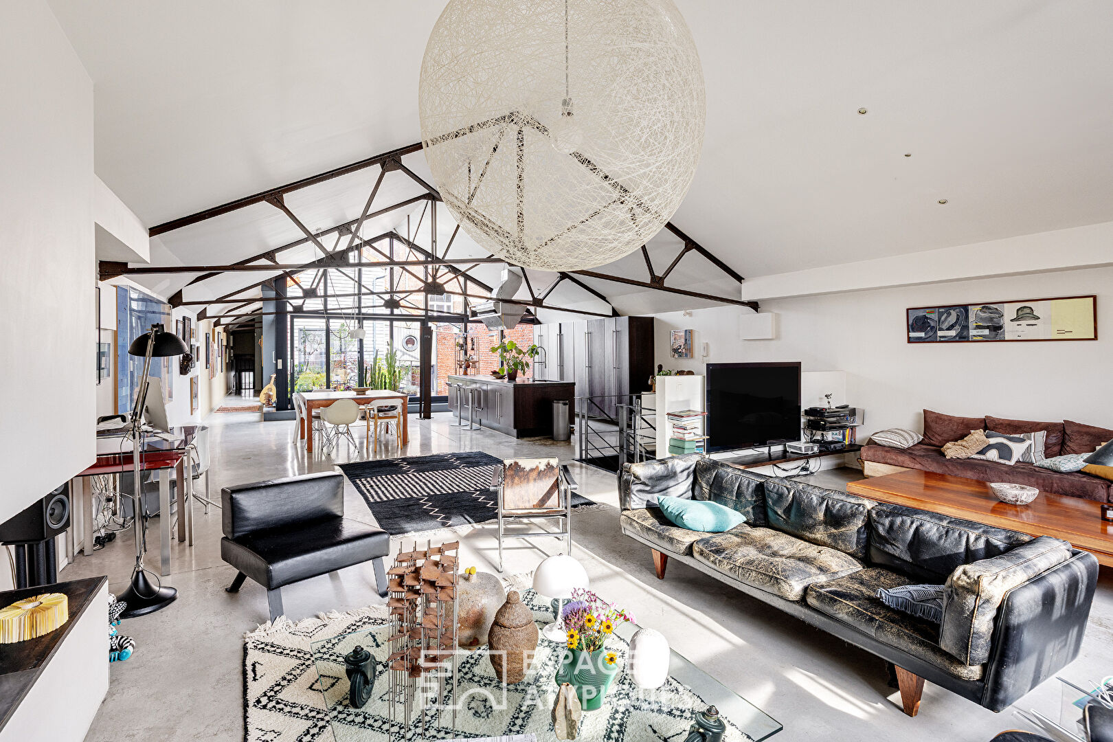 Contemporary loft with patio, in the heart of Wazemmes