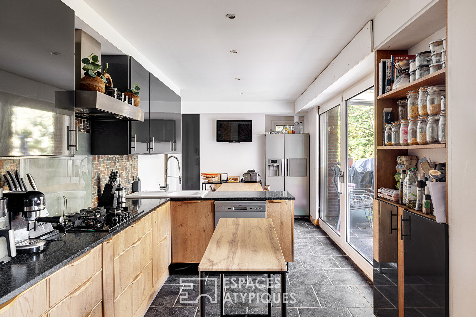 Demeure familiale avec piscine et appartements