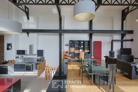 Loft industriel aux lignes singulières