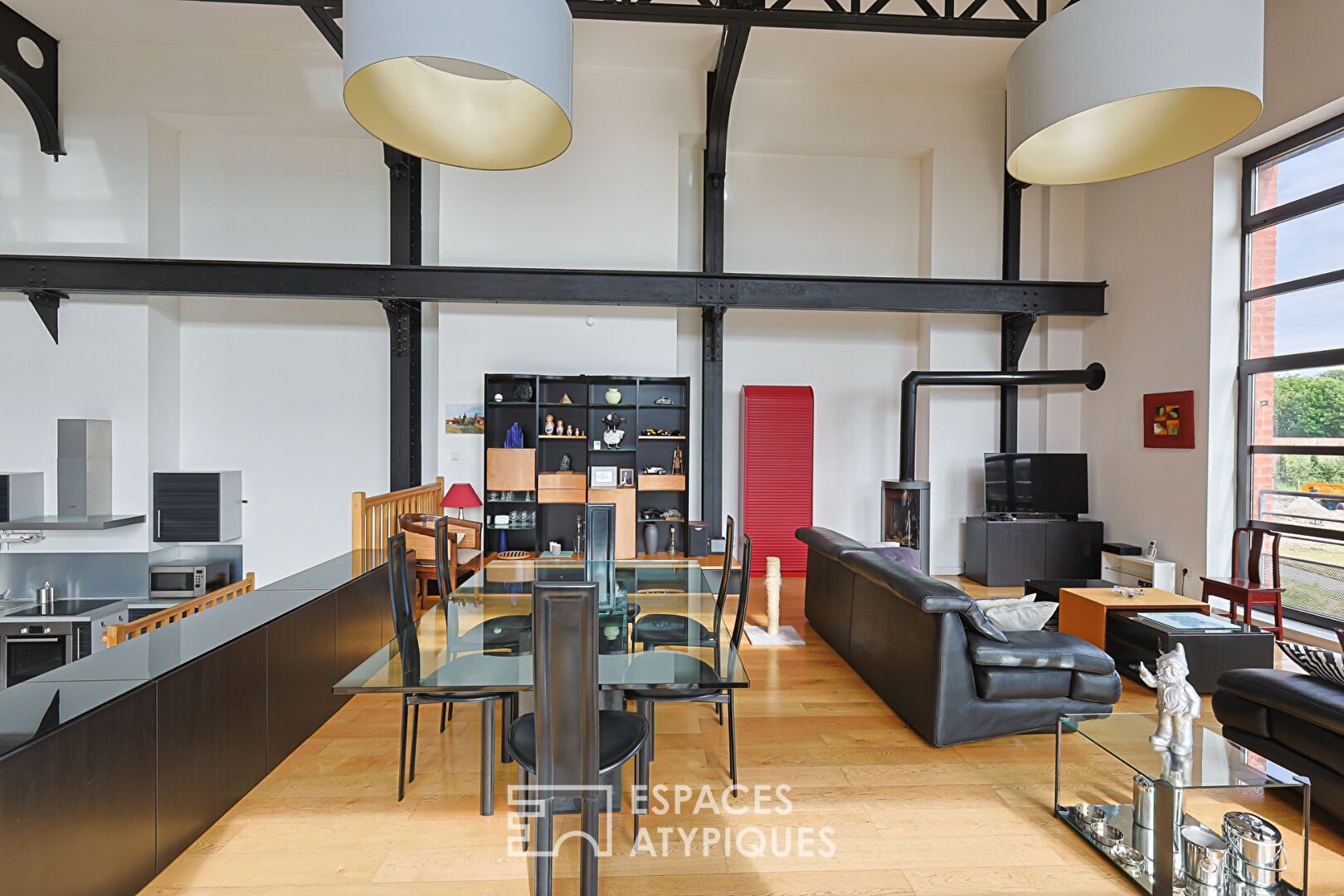 Loft industriel aux lignes singulières