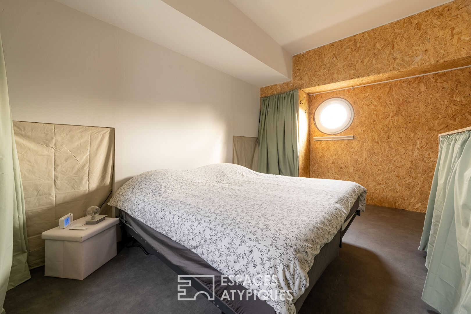 Péniche d&rsquo;habitation rénovée sur le bassin d&rsquo;Estrun