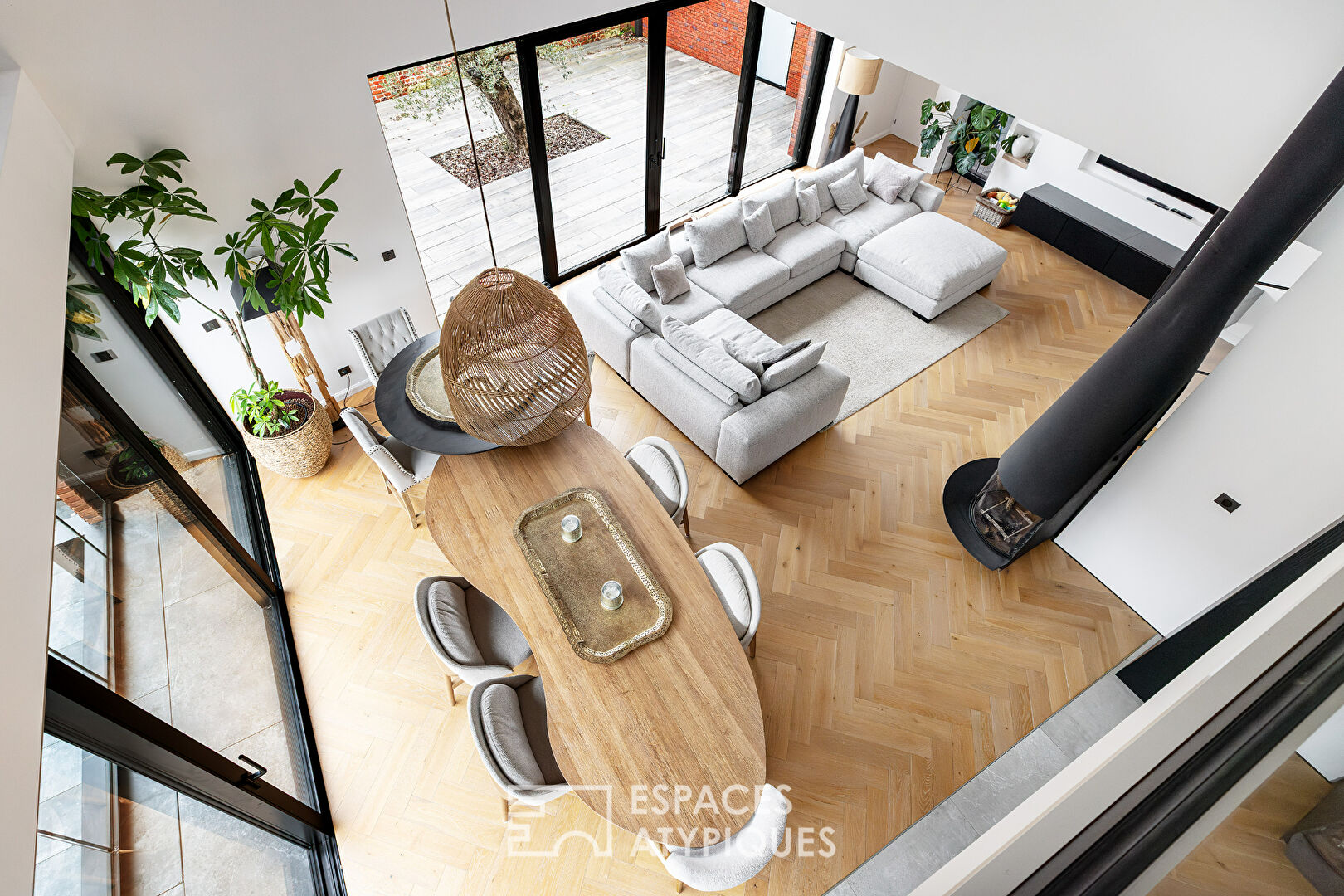 Villa d&rsquo;architecte contemporaine entre lumière et transparence en plein coeur de ville