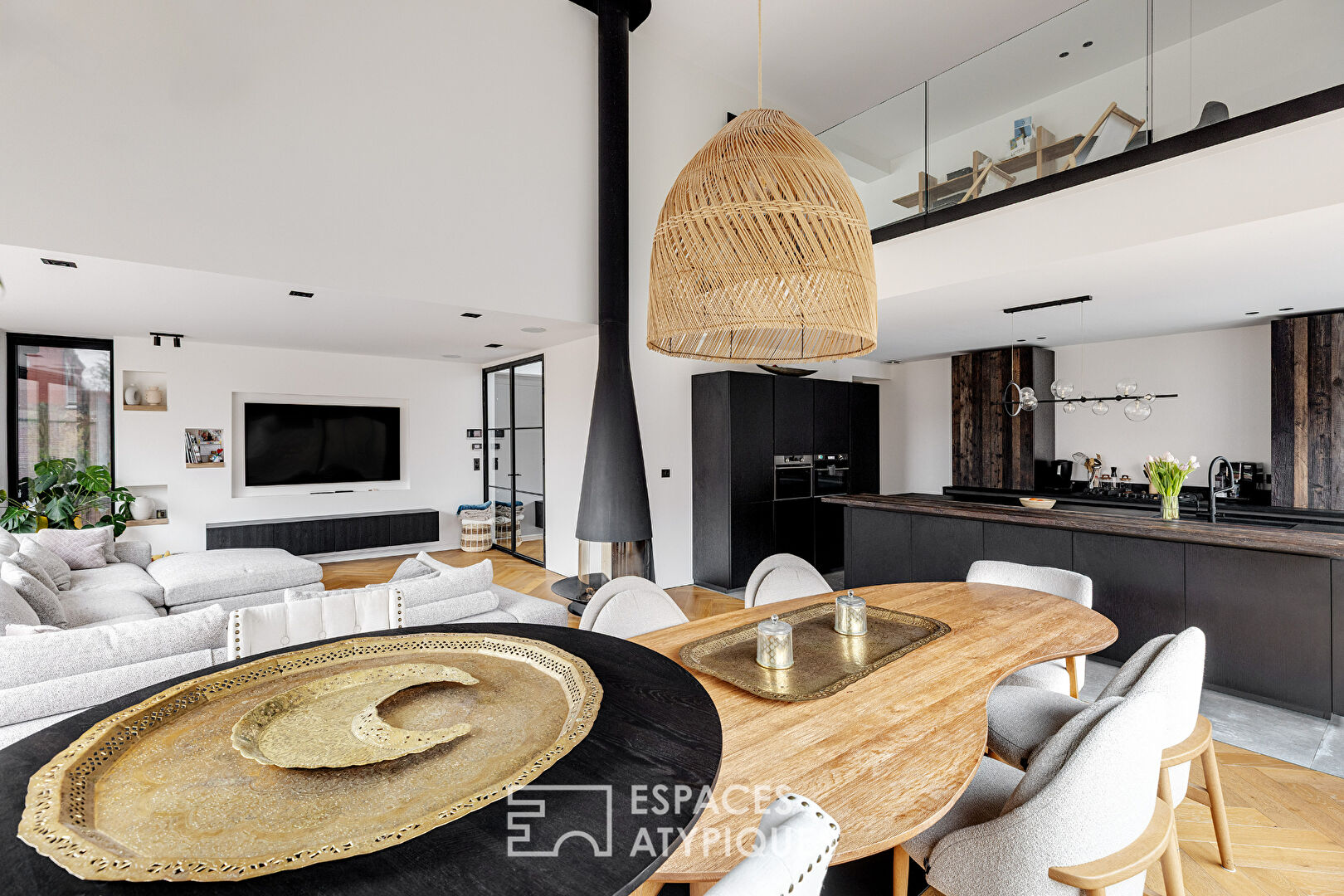 Villa d&rsquo;architecte contemporaine entre lumière et transparence en plein coeur de ville