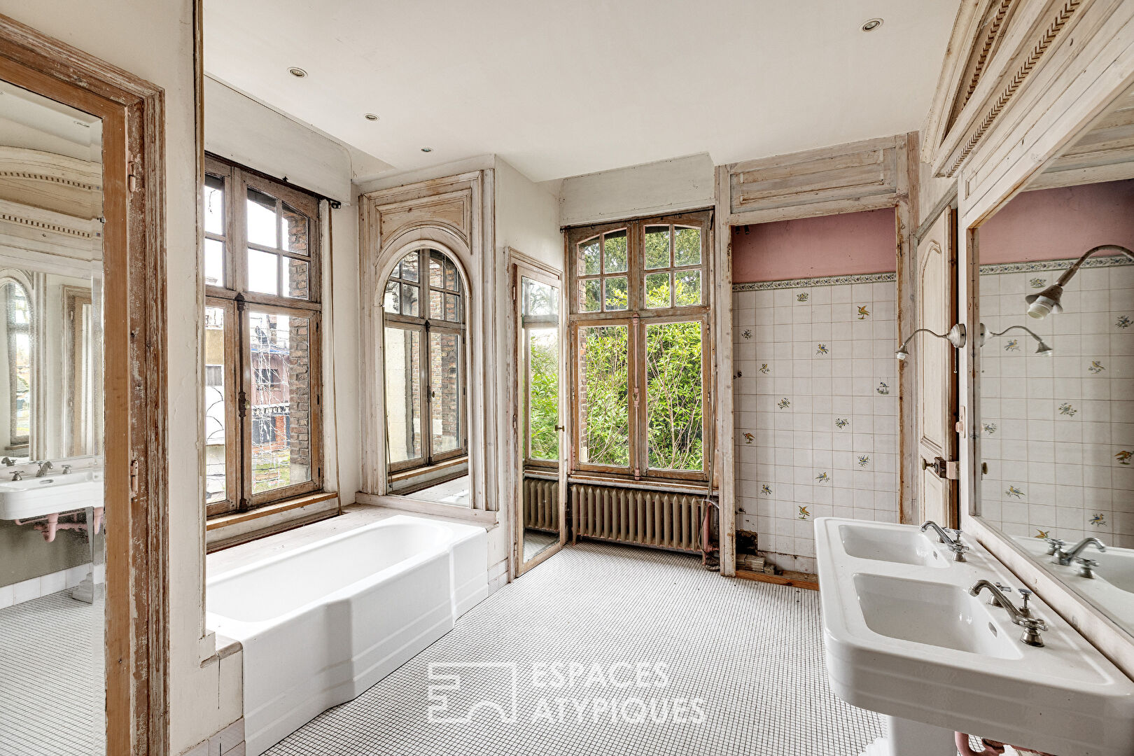 Hôtel particulier Art Déco à réinventer avec jardin de 2 000 m²