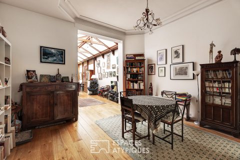 Maison de caractère du XIXe siècle avec verrière et cour intime