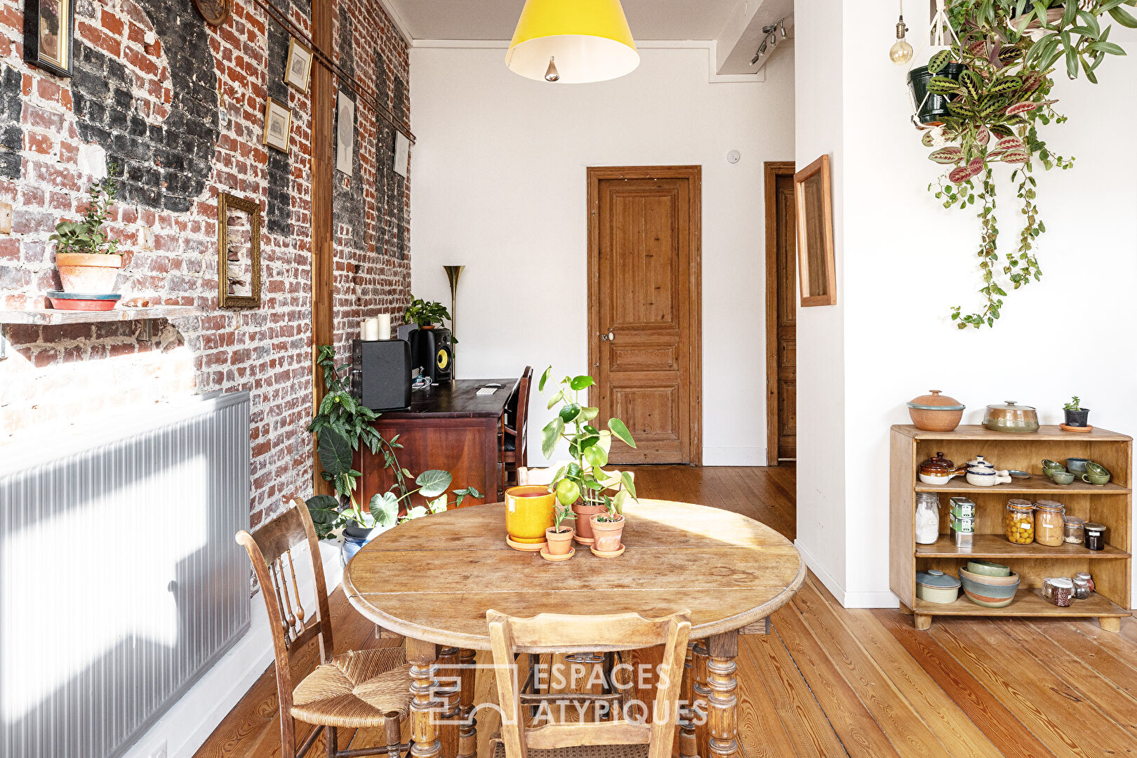 Appartement traversant et authentique à deux pas de la place de la République