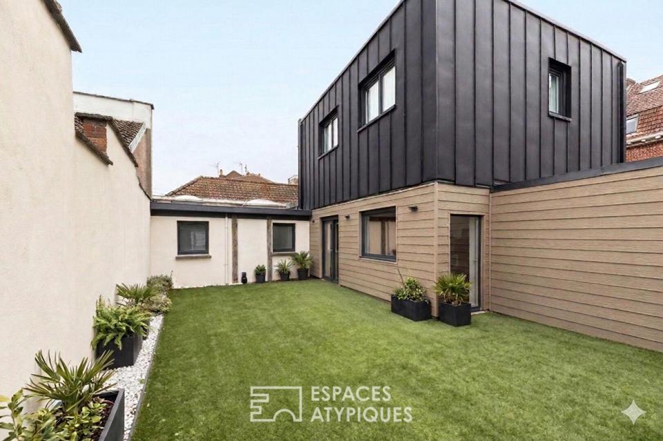 Maison contemporaine rénovée avec dépendance et jardin intime